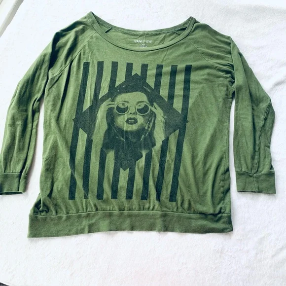Green Graphic Relaxed Sweatshirt - Picture 3 of 4